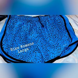 Nike women large running shorts